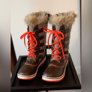 SOREL Tofino Cordovan Chevron Waterproof Winter BOOTS Womens size 9**
